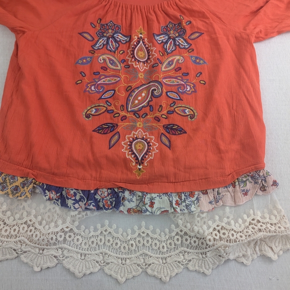 John Mark Bohemian Layered Textured Coral Blouse with Embroidery & Lace Hem Med - Picture 5 of 7